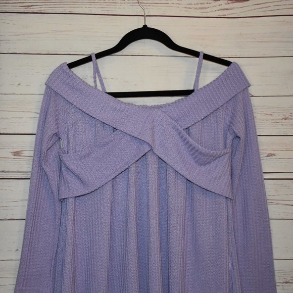 Top - Picture 2 of 4